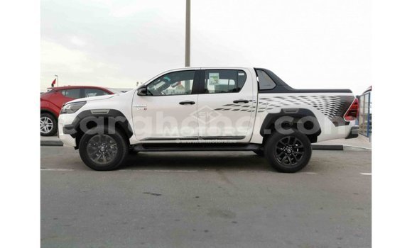 Buy Import Toyota Hilux White Car in Import - Dubai in Ashanti Buy Import Toyota Hilux White Car in Import - Dubai in Ashanti
