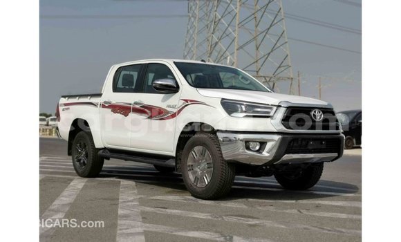 Buy Import Toyota Hilux White Car in Import - Dubai in Ashanti Buy Import Toyota Hilux White Car in Import - Dubai in Ashanti