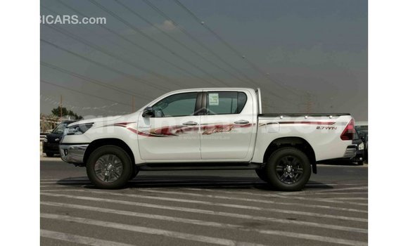 Buy Import Toyota Hilux White Car in Import - Dubai in Ashanti Buy Import Toyota Hilux White Car in Import - Dubai in Ashanti