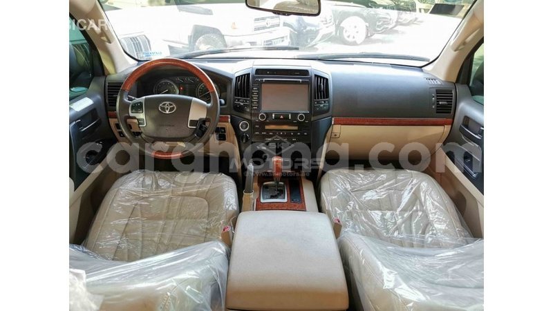 Big with watermark toyota land cruiser ashanti import dubai 14355