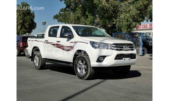 Sayi Imported Toyota Hilux White Mota in Import - Dubai a Ashanti Sayi Imported Toyota Hilux White Mota in Import - Dubai a Ashanti