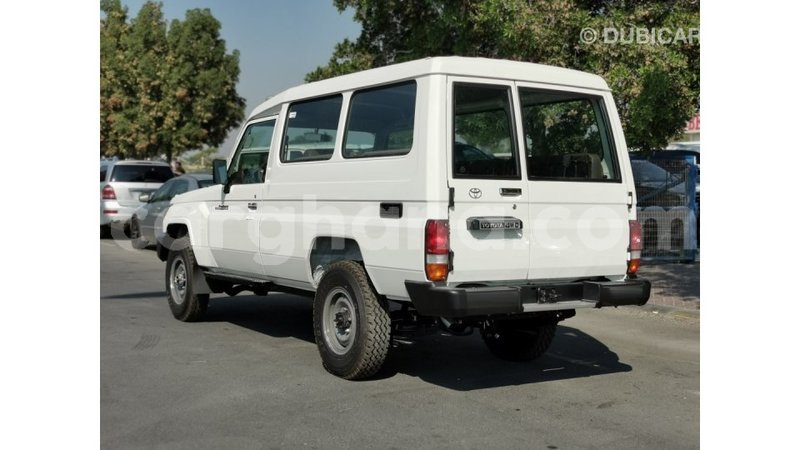 Big with watermark toyota land cruiser ashanti import dubai 14361