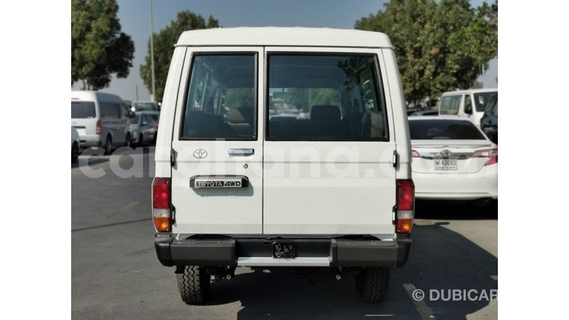 Big with watermark toyota land cruiser ashanti import dubai 14361