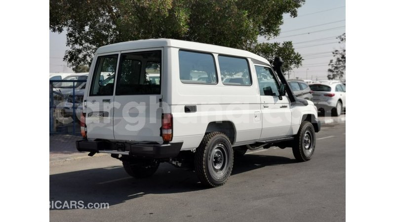 Big with watermark toyota land cruiser ashanti import dubai 14361