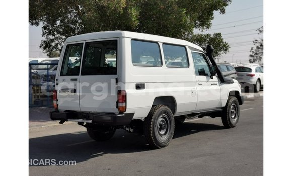 Ra Imported Toyota Land Cruiser funfun Ọkọ̀ in Import - Dubai ni Ashanti Ra Imported Toyota Land Cruiser funfun Ọkọ̀ in Import - Dubai ni Ashanti