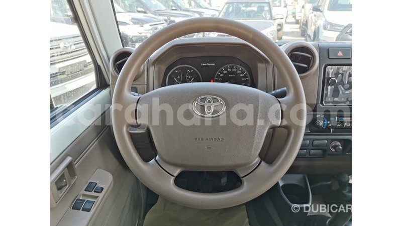 Big with watermark toyota land cruiser ashanti import dubai 14361