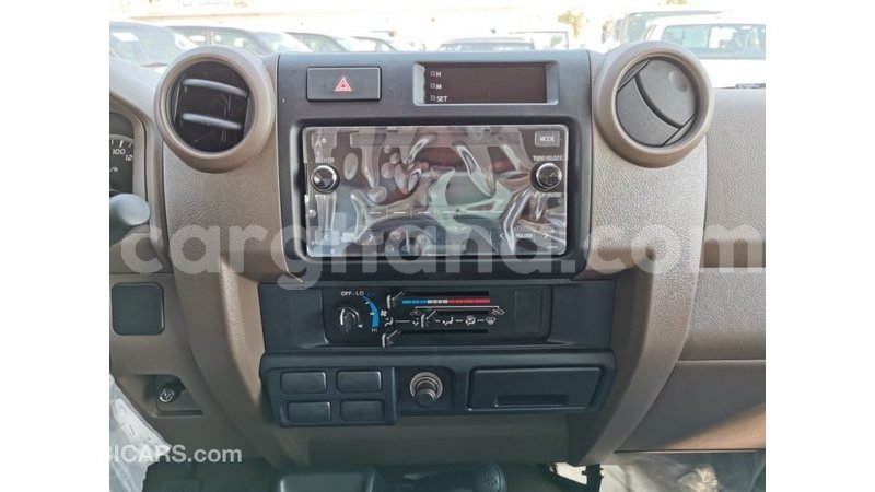 Big with watermark toyota land cruiser ashanti import dubai 14361