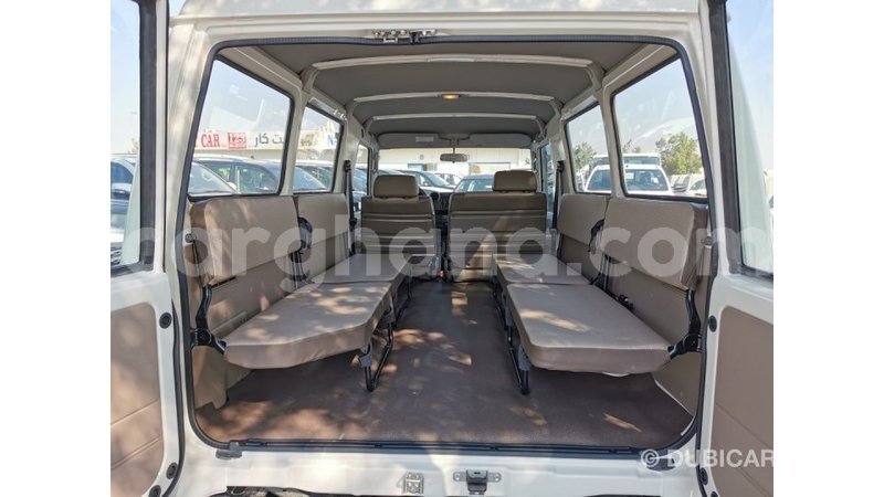 Big with watermark toyota land cruiser ashanti import dubai 14361