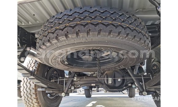 Ra Imported Toyota Land Cruiser funfun Ọkọ̀ in Import - Dubai ni Ashanti Ra Imported Toyota Land Cruiser funfun Ọkọ̀ in Import - Dubai ni Ashanti