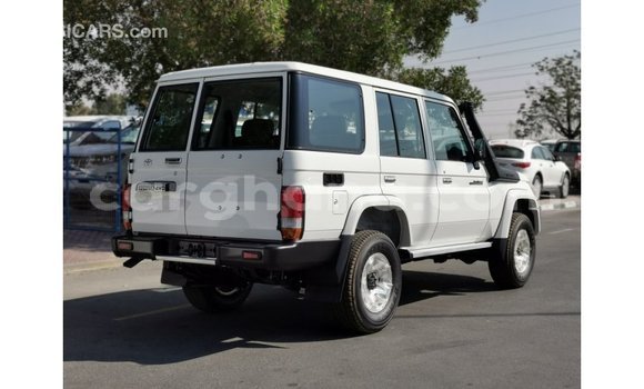 Sayi Imported Toyota Land Cruiser White Mota in Import - Dubai a Ashanti Sayi Imported Toyota Land Cruiser White Mota in Import - Dubai a Ashanti
