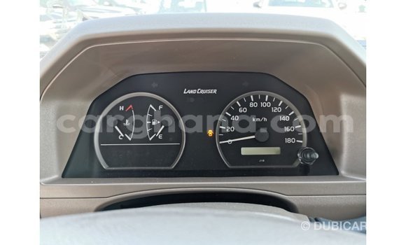 Sayi Imported Toyota Land Cruiser White Mota in Import - Dubai a Ashanti Sayi Imported Toyota Land Cruiser White Mota in Import - Dubai a Ashanti