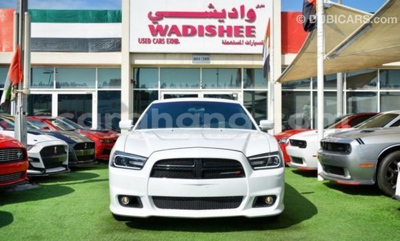 Ra Imported Dodge Charger funfun Ọkọ̀ in Import - Dubai ni Ashanti Ra Imported Dodge Charger funfun Ọkọ̀ in Import - Dubai ni Ashanti