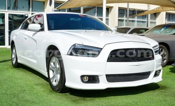 Ra Imported Dodge Charger funfun Ọkọ̀ in Import - Dubai ni Ashanti Ra Imported Dodge Charger funfun Ọkọ̀ in Import - Dubai ni Ashanti
