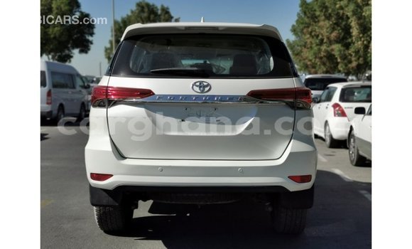 Sayi Imported Toyota Fortuner White Mota in Import - Dubai a Ashanti Sayi Imported Toyota Fortuner White Mota in Import - Dubai a Ashanti