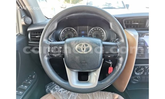 Sayi Imported Toyota Fortuner White Mota in Import - Dubai a Ashanti Sayi Imported Toyota Fortuner White Mota in Import - Dubai a Ashanti