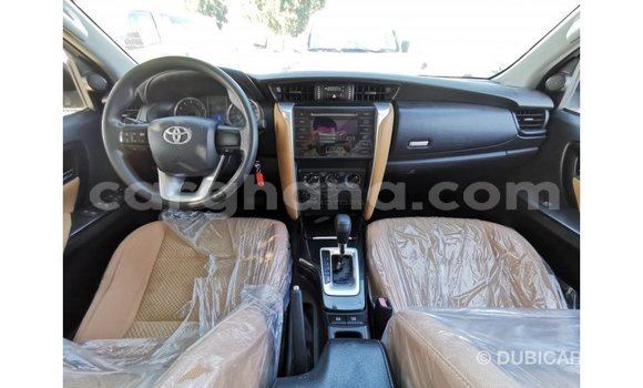Sayi Imported Toyota Fortuner White Mota in Import - Dubai a Ashanti Sayi Imported Toyota Fortuner White Mota in Import - Dubai a Ashanti