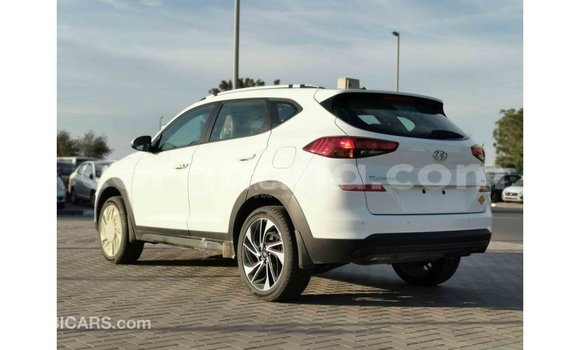 Sayi Imported Hyundai Tucson White Mota in Import - Dubai a Ashanti Sayi Imported Hyundai Tucson White Mota in Import - Dubai a Ashanti