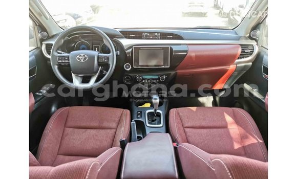 Sayi Imported Toyota Hilux White Mota in Import - Dubai a Ashanti Sayi Imported Toyota Hilux White Mota in Import - Dubai a Ashanti