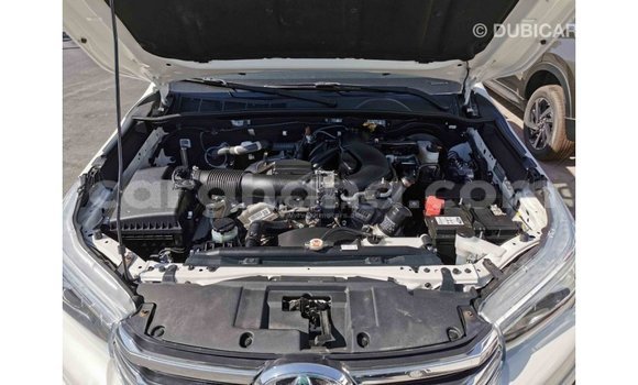 Sayi Imported Toyota Hilux White Mota in Import - Dubai a Ashanti Sayi Imported Toyota Hilux White Mota in Import - Dubai a Ashanti