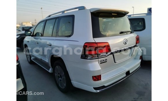 Ra Imported Toyota Land Cruiser funfun Ọkọ̀ in Import - Dubai ni Ashanti Ra Imported Toyota Land Cruiser funfun Ọkọ̀ in Import - Dubai ni Ashanti