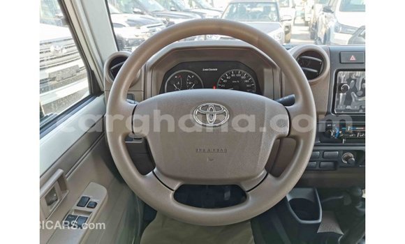 Buy Import Toyota Land Cruiser White Car in Import - Dubai in Ashanti Buy Import Toyota Land Cruiser White Car in Import - Dubai in Ashanti