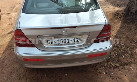 Sayi Na hannu Mercedes‒Benz C–Class Azurfa Mota in Accra a Greater Accra