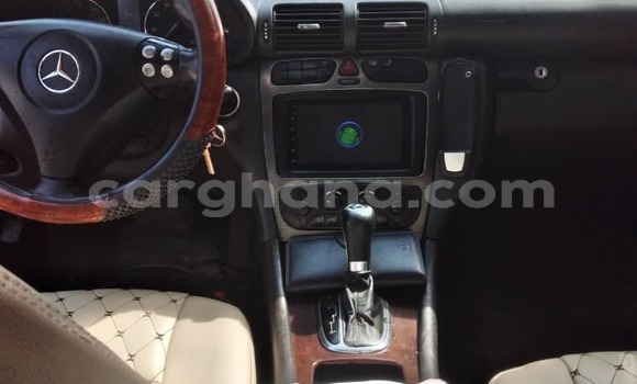 Sayi Na hannu Mercedes‒Benz C–Class Azurfa Mota in Accra a Greater Accra Sayi Na hannu Mercedes‒Benz C–Class Azurfa Mota in Accra a Greater Accra