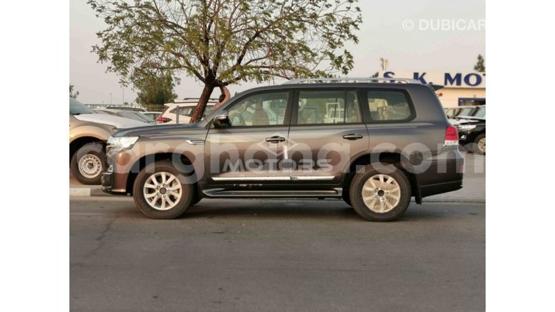 Big with watermark toyota land cruiser ashanti import dubai 14444