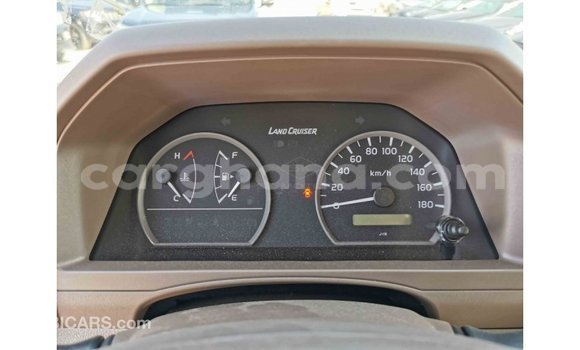 Buy Import Toyota Land Cruiser White Car in Import - Dubai in Ashanti Buy Import Toyota Land Cruiser White Car in Import - Dubai in Ashanti