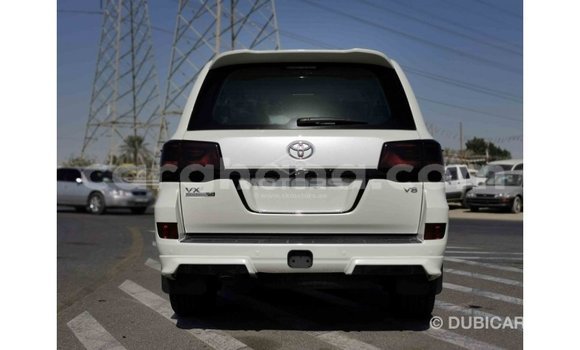 Buy Import Toyota Land Cruiser White Car in Import - Dubai in Ashanti Buy Import Toyota Land Cruiser White Car in Import - Dubai in Ashanti
