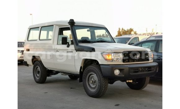 Ra Imported Toyota Land Cruiser funfun Ọkọ̀ in Import - Dubai ni Ashanti Ra Imported Toyota Land Cruiser funfun Ọkọ̀ in Import - Dubai ni Ashanti