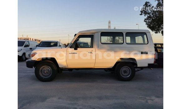 Ra Imported Toyota Land Cruiser funfun Ọkọ̀ in Import - Dubai ni Ashanti Ra Imported Toyota Land Cruiser funfun Ọkọ̀ in Import - Dubai ni Ashanti