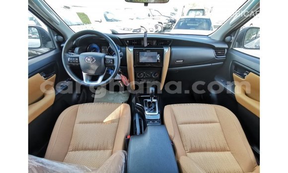 Sayi Imported Toyota Fortuner White Mota in Import - Dubai a Ashanti Sayi Imported Toyota Fortuner White Mota in Import - Dubai a Ashanti