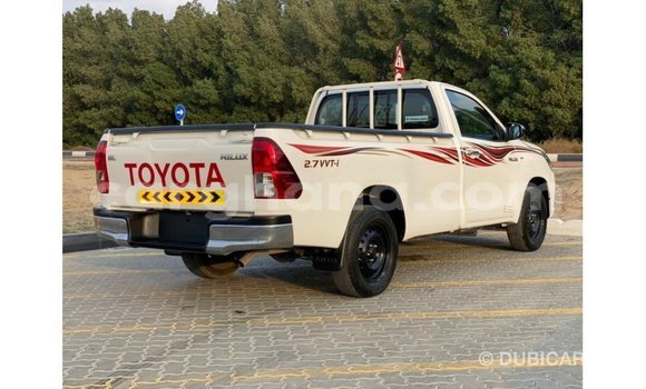Sayi Imported Toyota Hilux White Mota in Import - Dubai a Ashanti Sayi Imported Toyota Hilux White Mota in Import - Dubai a Ashanti