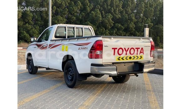 Sayi Imported Toyota Hilux White Mota in Import - Dubai a Ashanti Sayi Imported Toyota Hilux White Mota in Import - Dubai a Ashanti