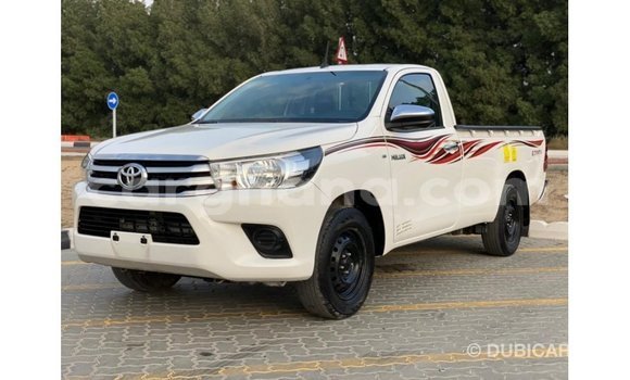 Sayi Imported Toyota Hilux White Mota in Import - Dubai a Ashanti Sayi Imported Toyota Hilux White Mota in Import - Dubai a Ashanti