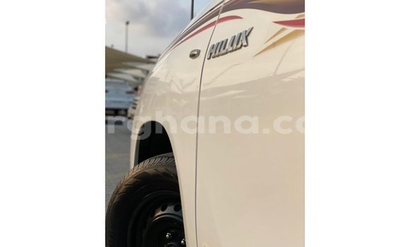 Sayi Imported Toyota Hilux White Mota in Import - Dubai a Ashanti Sayi Imported Toyota Hilux White Mota in Import - Dubai a Ashanti