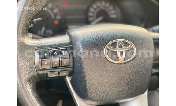 Sayi Imported Toyota Hilux White Mota in Import - Dubai a Ashanti Sayi Imported Toyota Hilux White Mota in Import - Dubai a Ashanti