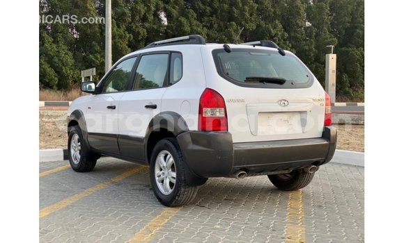 Sayi Imported Hyundai Tucson White Mota in Import - Dubai a Ashanti Sayi Imported Hyundai Tucson White Mota in Import - Dubai a Ashanti
