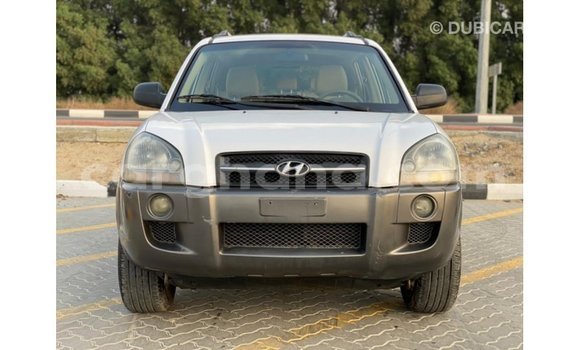 Sayi Imported Hyundai Tucson White Mota in Import - Dubai a Ashanti Sayi Imported Hyundai Tucson White Mota in Import - Dubai a Ashanti