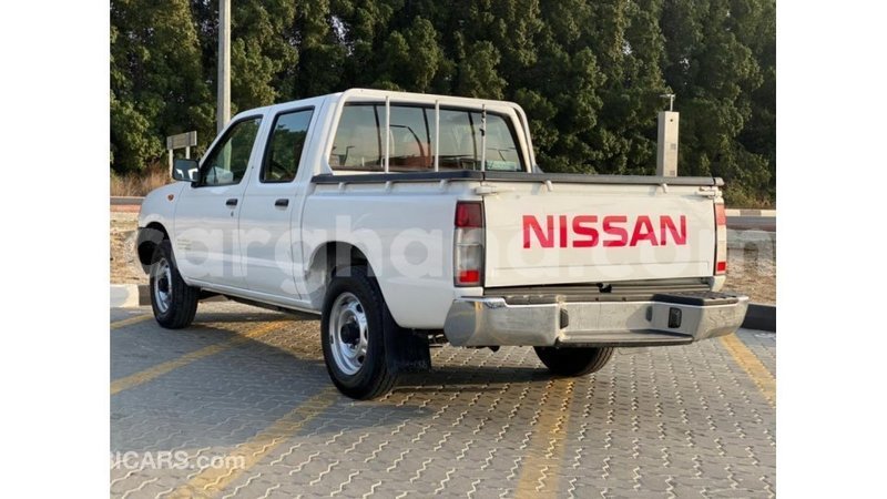 Big with watermark nissan pickup ashanti import dubai 14463