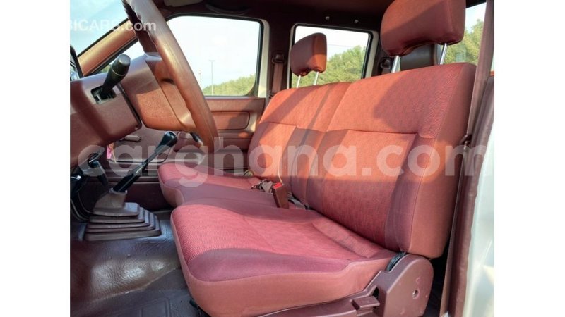 Big with watermark nissan pickup ashanti import dubai 14463