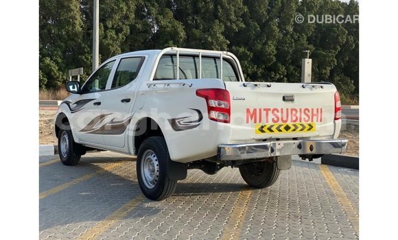 Sayi Imported Mitsubishi L200 White Mota in Import - Dubai a Ashanti Sayi Imported Mitsubishi L200 White Mota in Import - Dubai a Ashanti