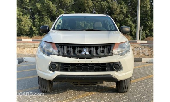 Sayi Imported Mitsubishi L200 White Mota in Import - Dubai a Ashanti Sayi Imported Mitsubishi L200 White Mota in Import - Dubai a Ashanti