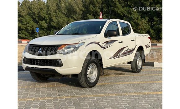 Sayi Imported Mitsubishi L200 White Mota in Import - Dubai a Ashanti Sayi Imported Mitsubishi L200 White Mota in Import - Dubai a Ashanti
