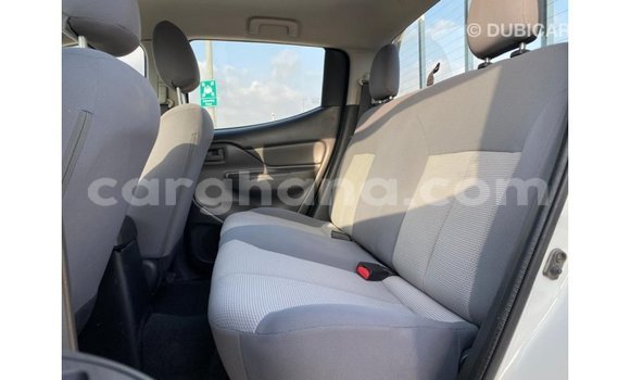 Sayi Imported Mitsubishi L200 White Mota in Import - Dubai a Ashanti Sayi Imported Mitsubishi L200 White Mota in Import - Dubai a Ashanti