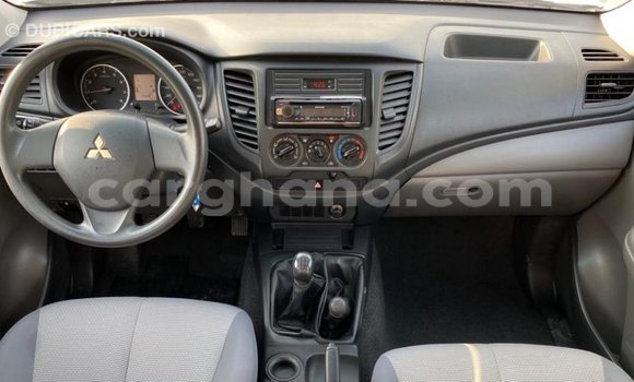 Sayi Imported Mitsubishi L200 White Mota in Import - Dubai a Ashanti Sayi Imported Mitsubishi L200 White Mota in Import - Dubai a Ashanti