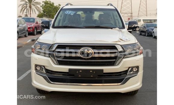 Buy Import Toyota Land Cruiser White Car in Import - Dubai in Ashanti Buy Import Toyota Land Cruiser White Car in Import - Dubai in Ashanti