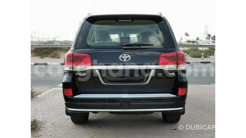 Big with watermark toyota land cruiser ashanti import dubai 14482