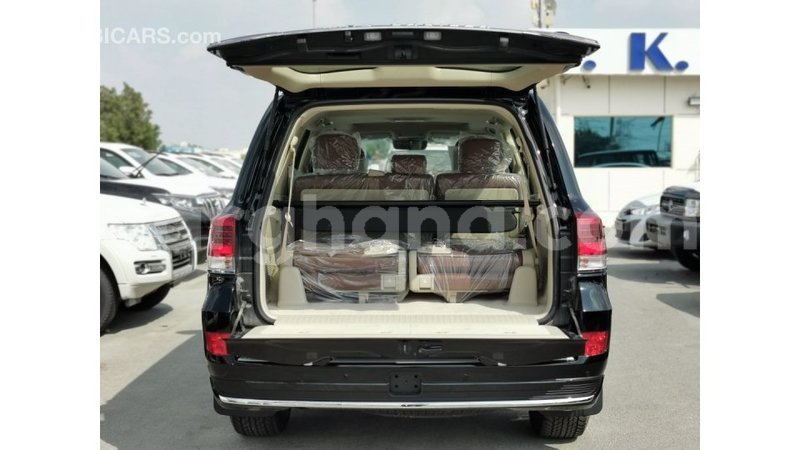 Big with watermark toyota land cruiser ashanti import dubai 14482